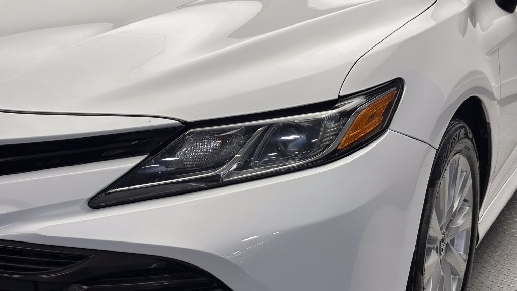 Used 2018 Toyota Camry LE FWD image 3