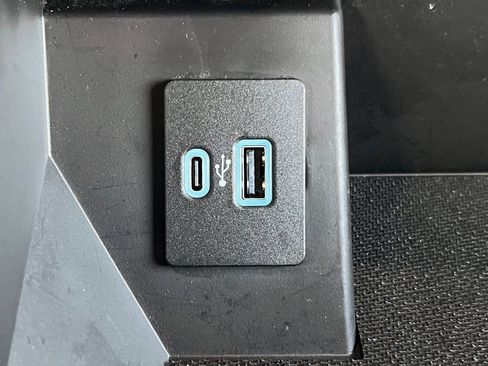 Used 2024 Ford F150 Lariat image 25