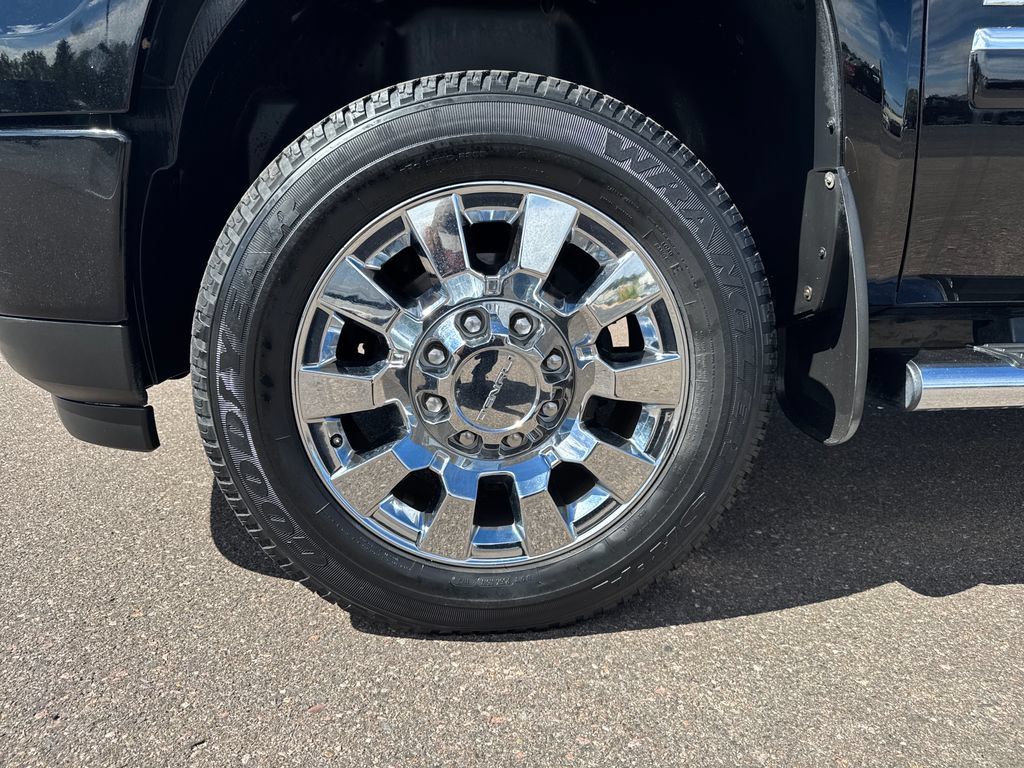 Used 2013 GMC Sierra 3500 Denali AWD/4WD image 23