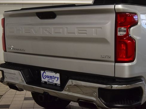 Used 2019 Chevrolet Silverado 1500 LTZ w/ LTZ Premium Package AWD/4WD image 23