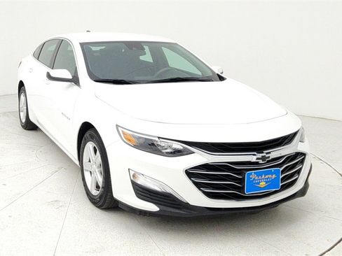 Certified 2024 Chevrolet Malibu LS w/ LPO, Floor Liner Package image 1