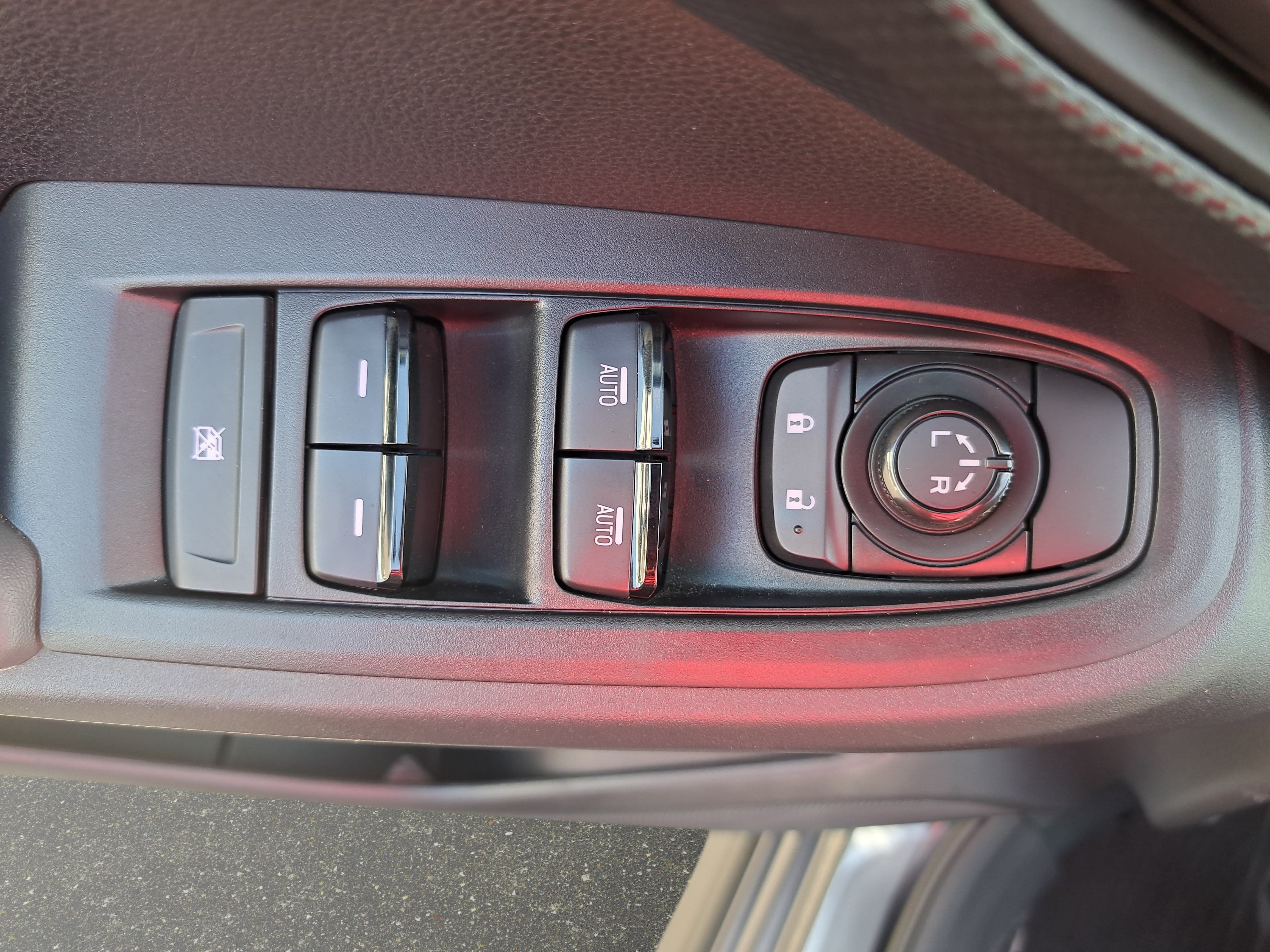 Used 2025 Subaru Crosstrek 2.5i Premium AWD/4WD image 25
