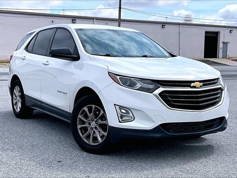 Used 2018 Chevrolet Equinox LS FWD image 1
