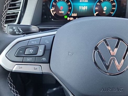 New 2026 Volkswagen Atlas Cross Sport SE image 11