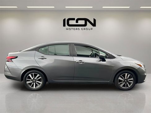 Used 2021 Nissan Versa SV image 8