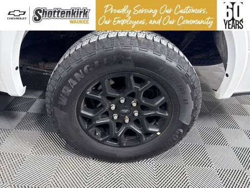 Used 2017 Ford F150 XLT w/ Equipment Group 302A Luxury image 9