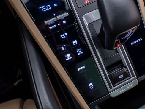 Certified 2023 Porsche Cayenne Platinum Edition image 23