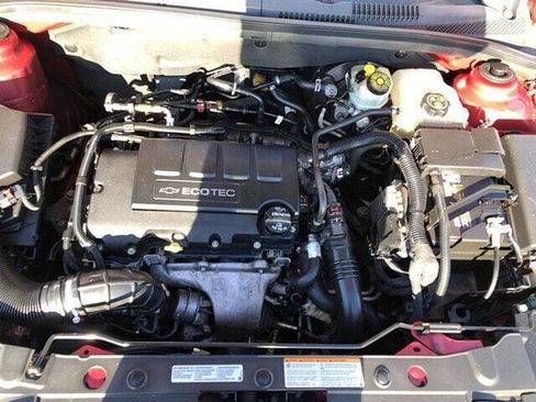 Used 2014 Chevrolet Cruze LT image 20