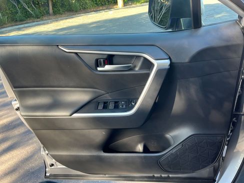 Used 2025 Toyota RAV4 XLE image 21