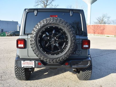 Used 2021 Jeep Wrangler Unlimited Sahara AWD/4WD image 7