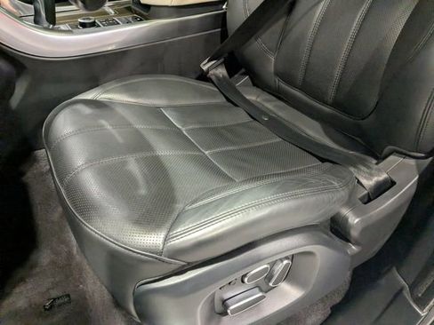 Used 2015 Land Rover Range Rover Sport HSE image 25