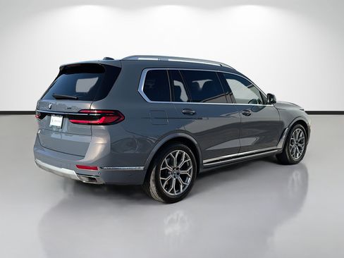 Used 2024 BMW X7 xDrive40i w/ Executive Package AWD/4WD image 3