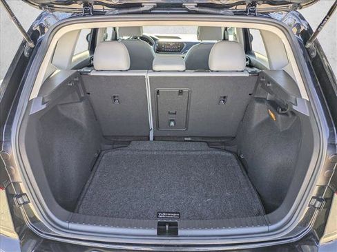 Used 2022 Volkswagen Taos SE image 6