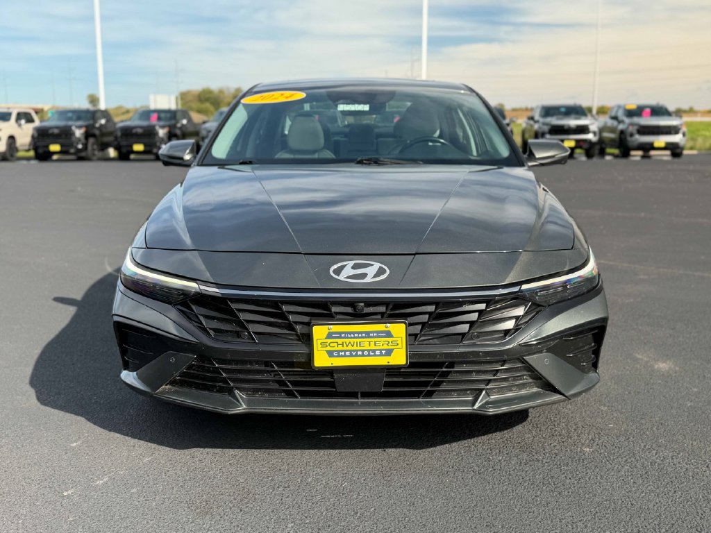 Used 2024 Hyundai Elantra Limited FWD image 2