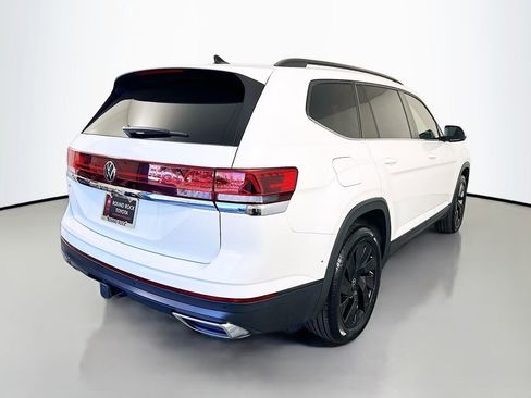 Used 2024 Volkswagen Atlas SE image 5