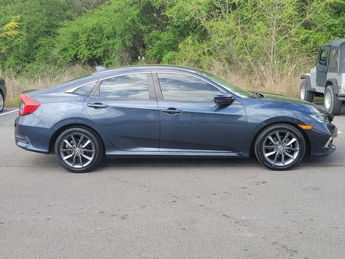 Used 2019 Honda Civic EX image 2