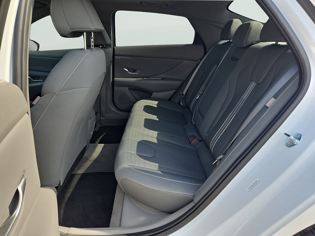 Certified 2025 Hyundai Elantra SEL FWD image 13