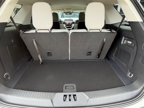 New 2026 Ford Explorer Active w/ Active Comfort Package RWD image 35