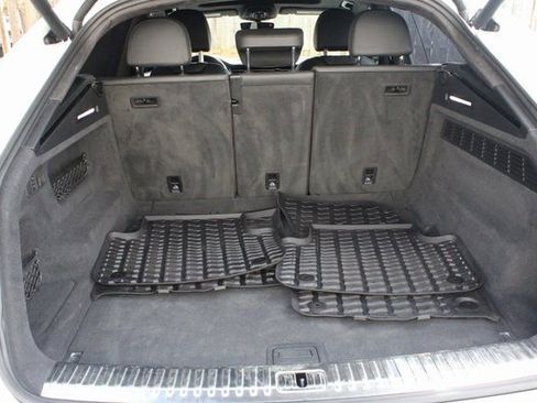 Used 2019 Audi Q8 Prestige w/ Luxury Package image 26