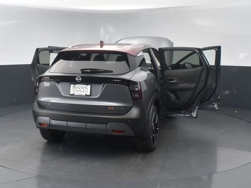 Used 2025 Nissan Kicks SR AWD/4WD image 27