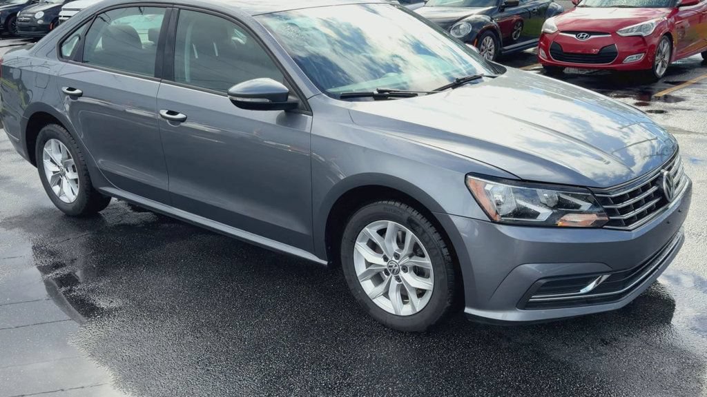 Used 2018 Volkswagen Passat 2.0T S w/ Driver Assistance Package FWD image 2
