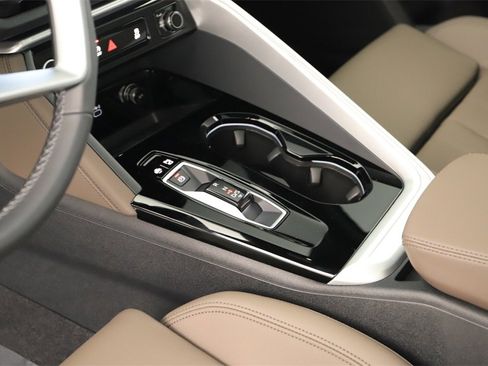 New 2025 Audi Q5 Prestige image 17