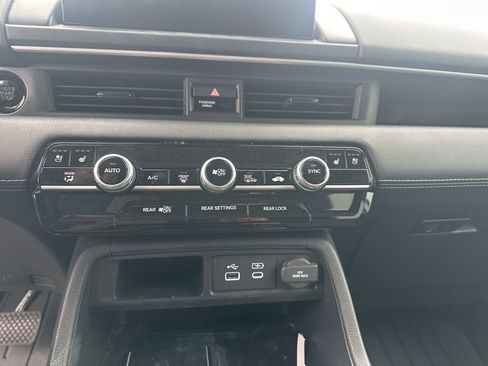 Used 2023 Honda Pilot Elite image 14