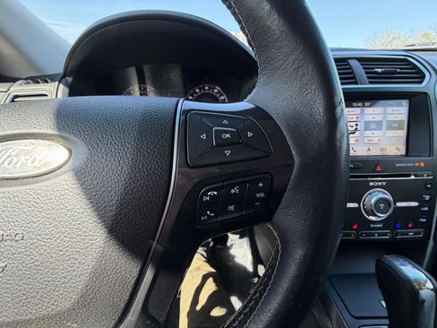 Used 2017 Ford Explorer Platinum AWD/4WD image 16
