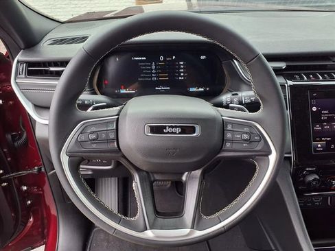 New 2026 Jeep Grand Cherokee Laredo AWD/4WD image 7