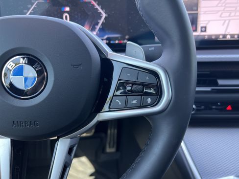 Used 2025 BMW 330i Sedan w/ M Sport Package image 20