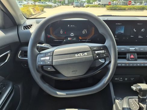 Used 2025 Kia K4 FWD image 21