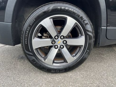 Used 2020 Chevrolet Traverse LT w/ LT Premium Package image 17