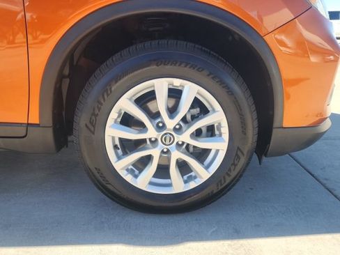 Used 2019 Nissan Rogue SV AWD/4WD image 15