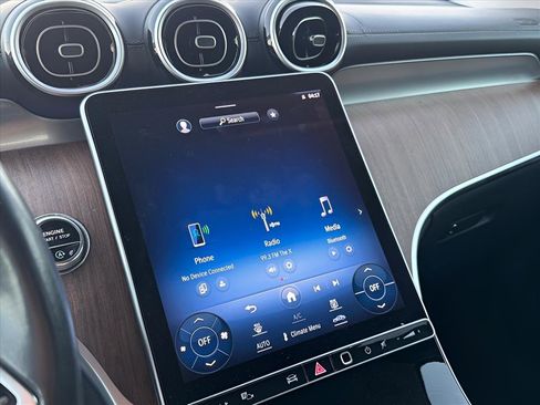 Used 2024 Mercedes-Benz GLC 300 4MATIC image 26