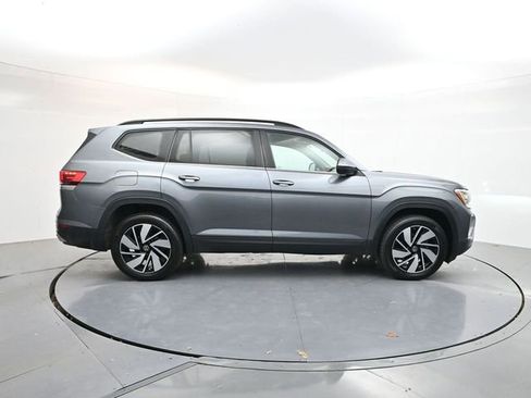 Used 2024 Volkswagen Atlas SE AWD/4WD image 8