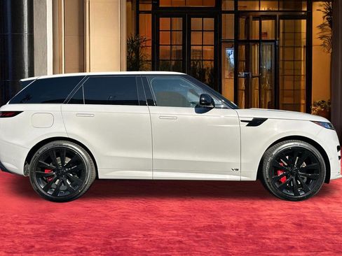 New 2026 Land Rover Range Rover Sport Dynamic SE image 7