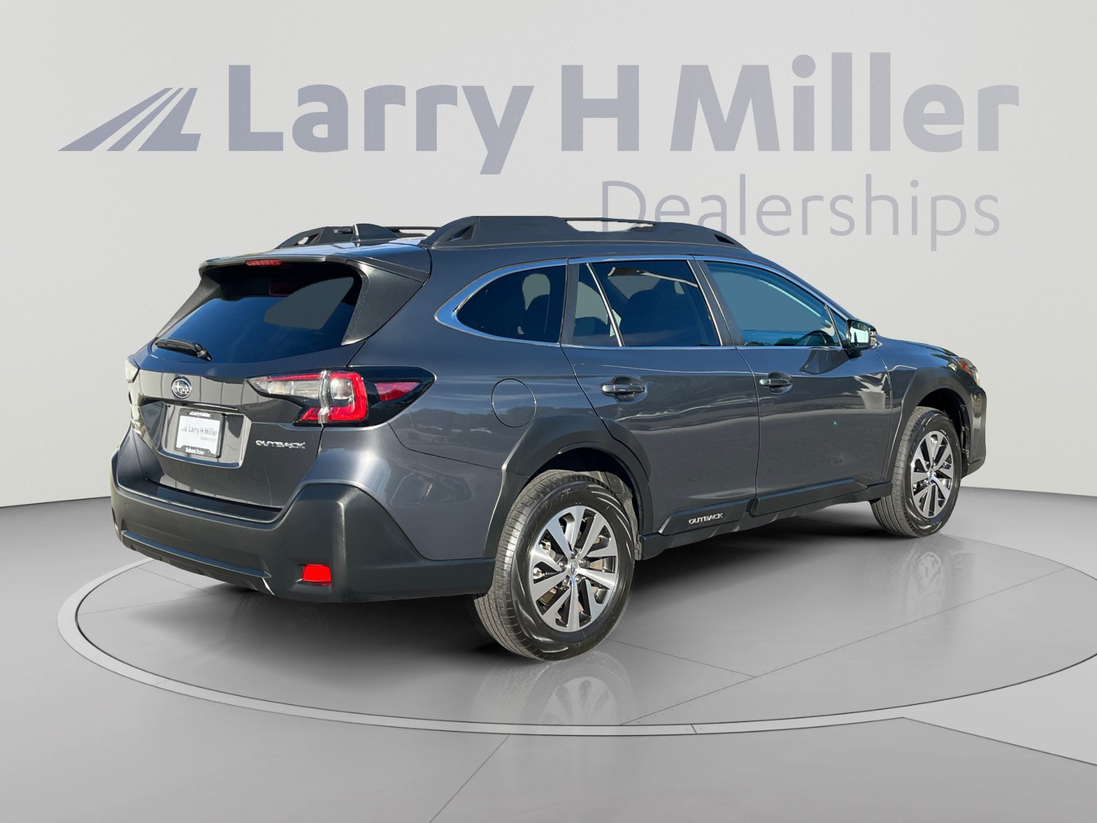 Certified 2024 Subaru Outback Premium AWD/4WD image 5