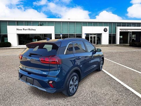 Used 2021 Kia Niro LX image 8