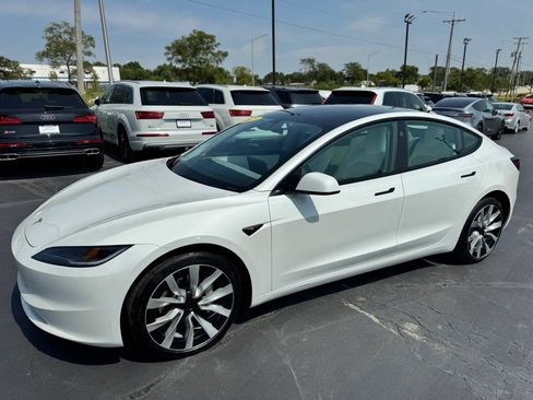 Used 2025 Tesla Model 3 Long Range AWD/4WD image 2