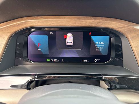 Used 2025 Volkswagen Atlas SE image 30