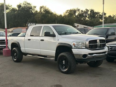 Used 2006 Dodge Ram 2500 Truck SLT AWD/4WD image 2