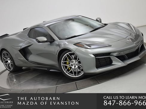 Used 2024 Chevrolet Corvette Z06 RWD image 2