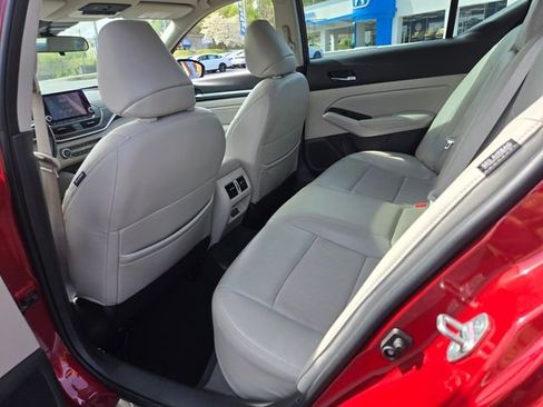 Used 2022 Nissan Altima 2.5 SL AWD/4WD image 13