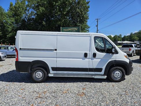 Used 2025 RAM ProMaster 2500 w/ U-Haul Equipment Group FWD image 1