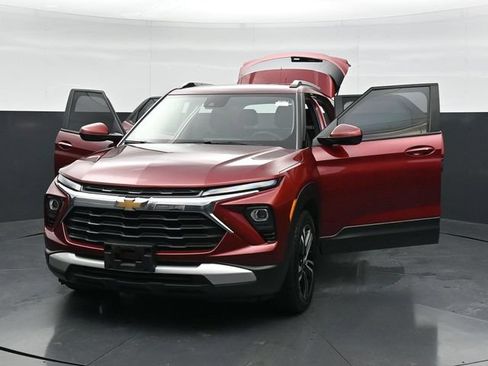 Used 2024 Chevrolet TrailBlazer LT w/ Driver Confidence Package FWD image 46