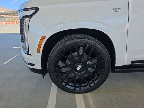 Used 2025 Cadillac Escalade Sport Platinum w/ LPO, ONYX Package AWD/4WD image 34