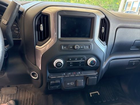 Used 2024 GMC Sierra 2500 Pro w/ Convenience Package AWD/4WD image 9