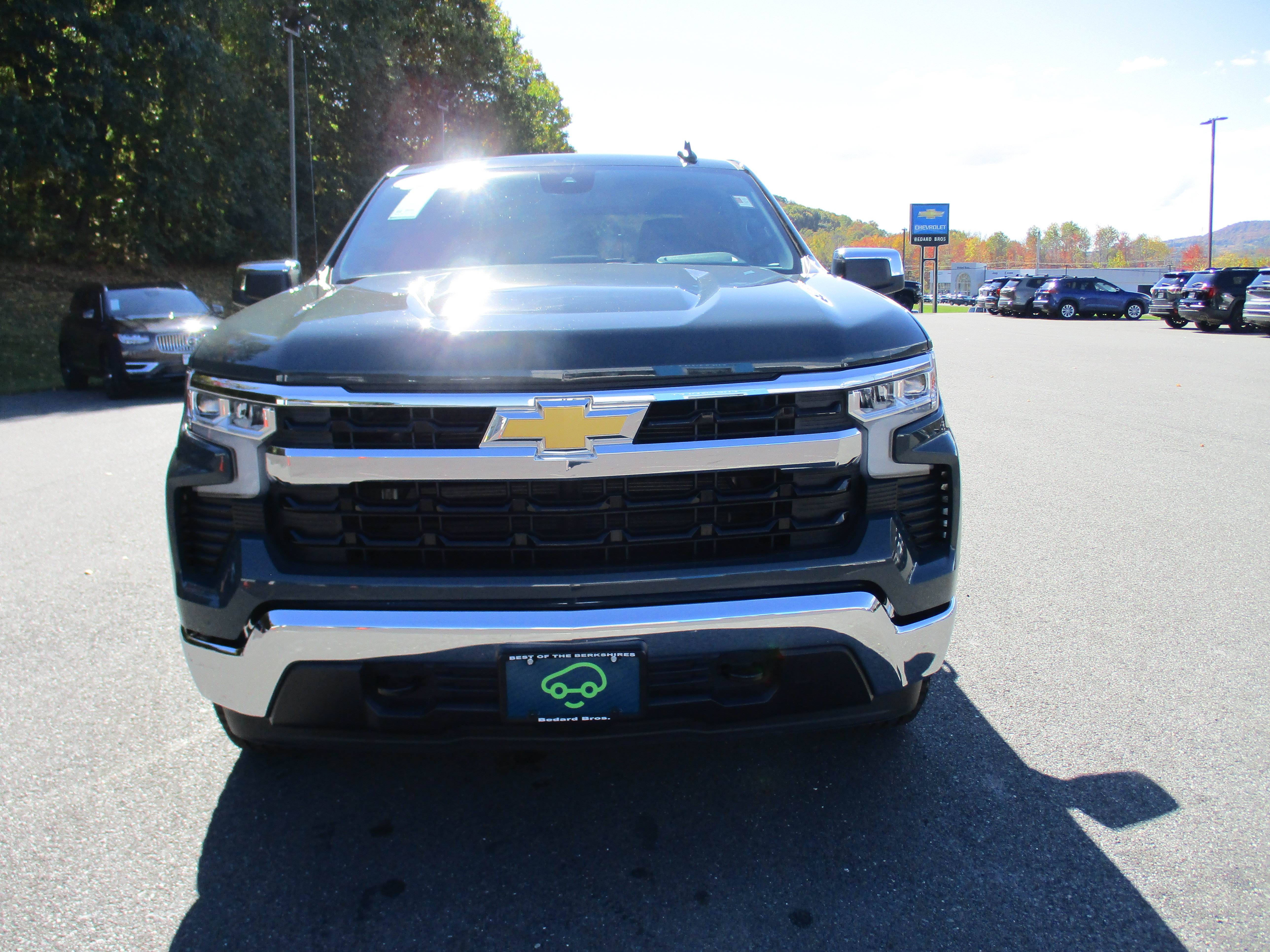 Used 2026 Chevrolet Silverado 1500 LT AWD/4WD image 2