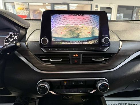 Used 2025 Nissan Altima 2.5 SV image 17