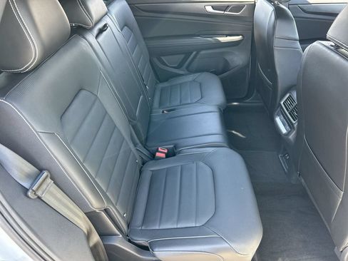 Used 2024 Volkswagen Atlas Cross Sport SEL R-Line AWD/4WD image 28